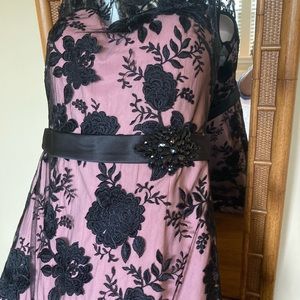 Mother of bride mermaid gown. Keyhole back.